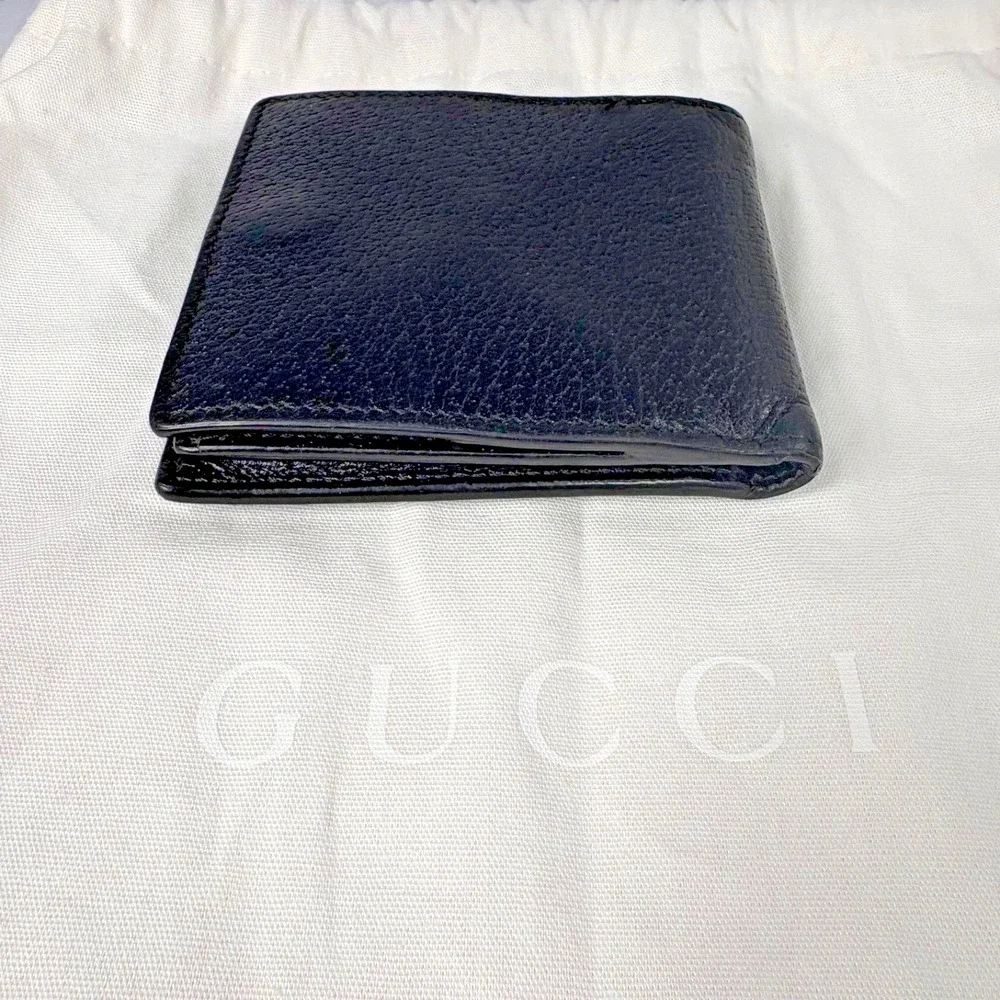 Gucci Men Black Leather Bifold Wallet W/ Gold GG Logo Authentic Unique Pocket